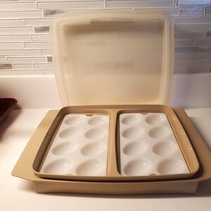 TUPPERWARE Egg Storage Container with Lid